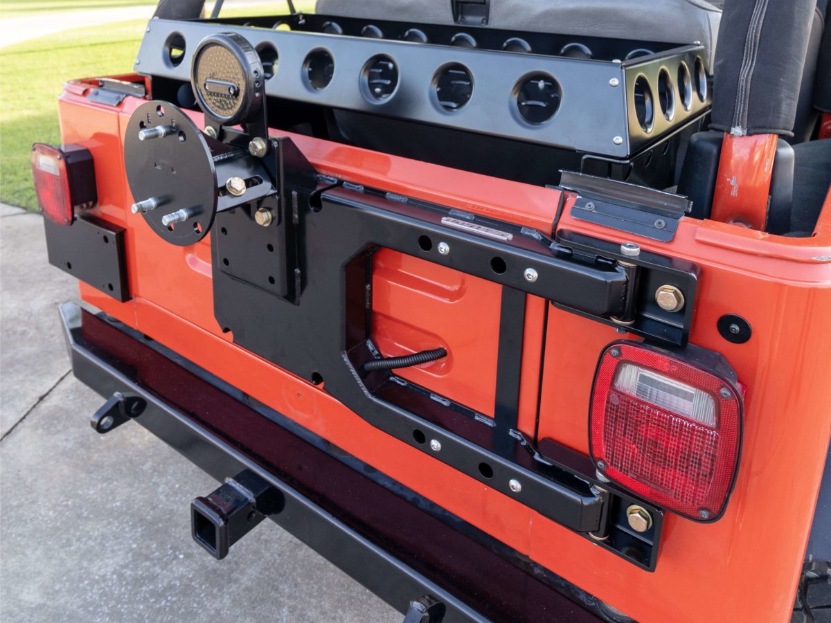 Rusty's Tire Carrier - 1997-2006 TJ / LJ Wrangler