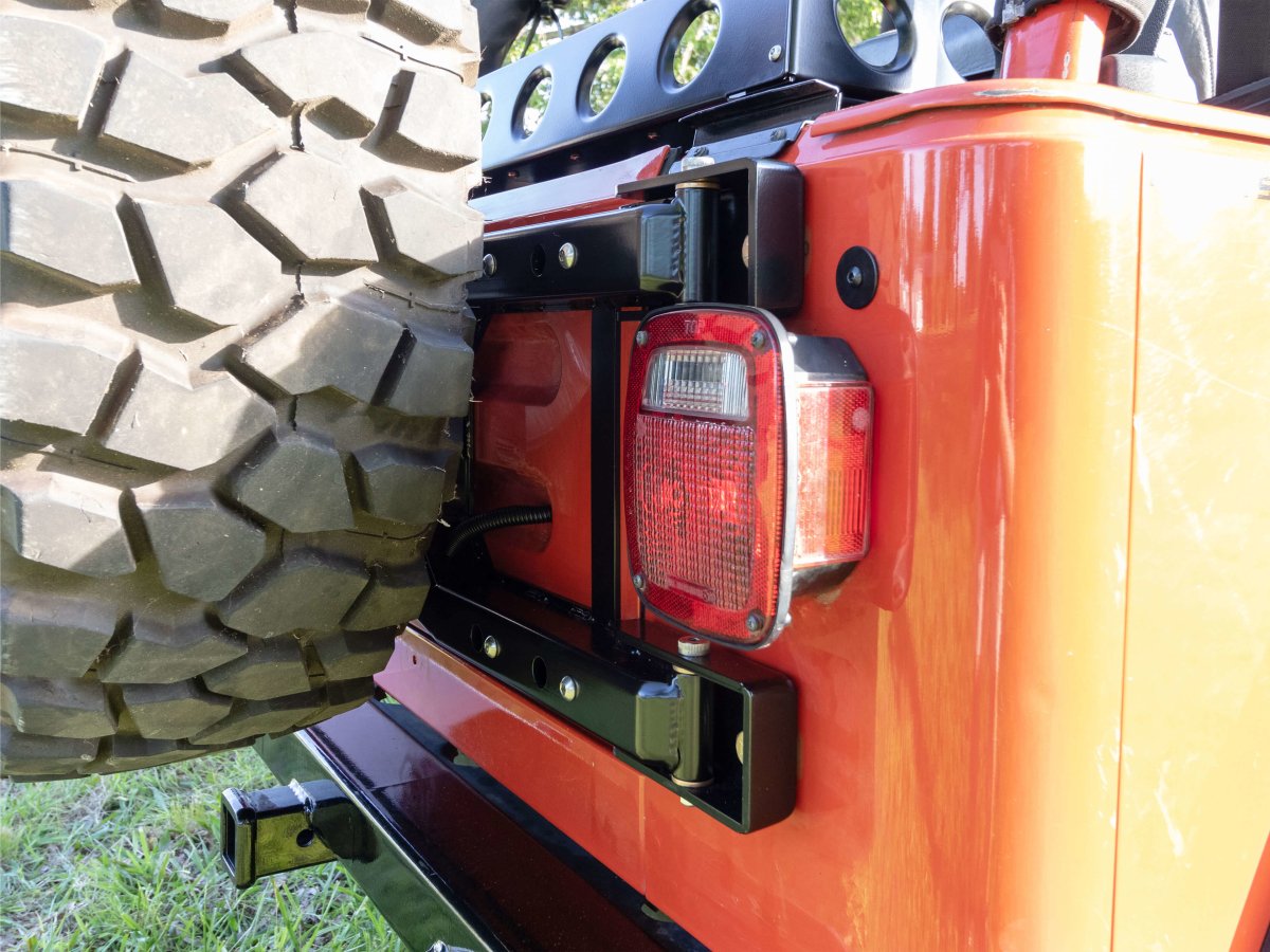 Rusty's Tire Carrier - 1997-2006 TJ / LJ Wrangler