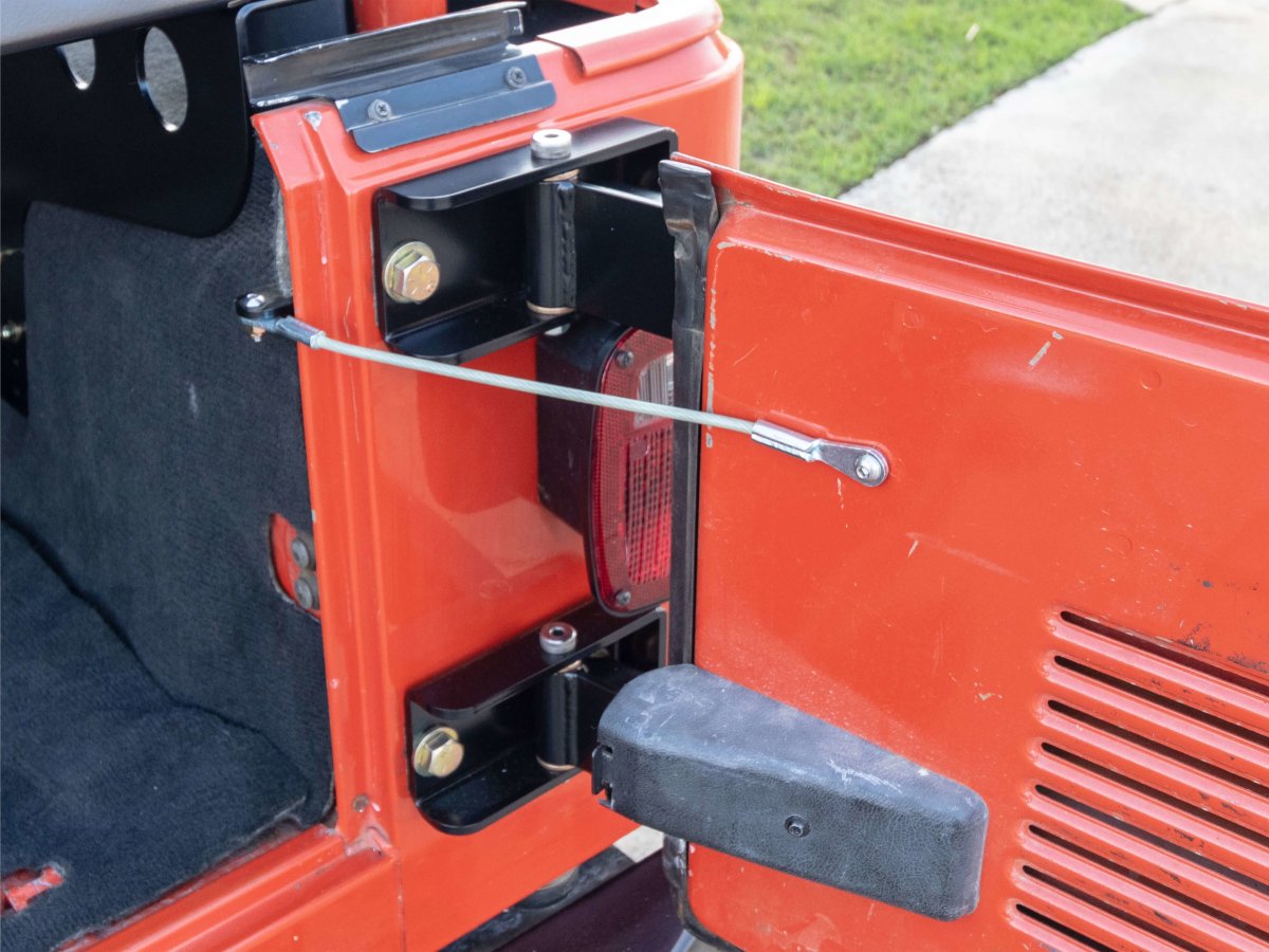 Rusty's Tire Carrier - 1997-2006 TJ / LJ Wrangler