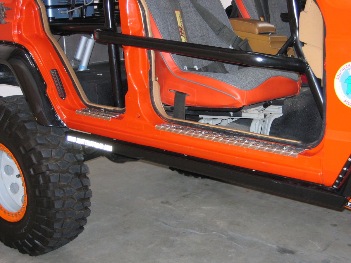 Rusty's XJ Cherokee/MJ Comanche Entry Guards - Diamond Plate